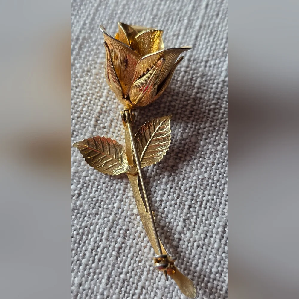 Vintage Gold Floral Brooch/Pin